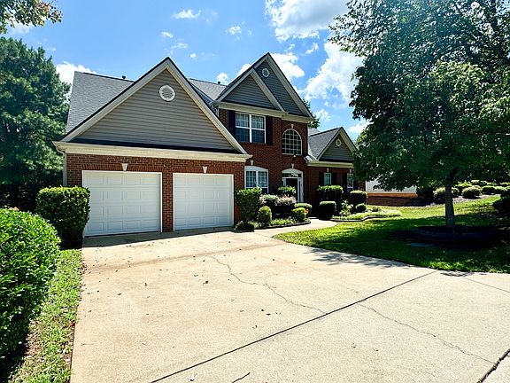 2nd image of 10 Birkhall Cir