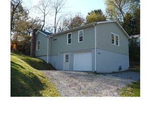 1642 Saxonburg Blvd, Tarentum, PA