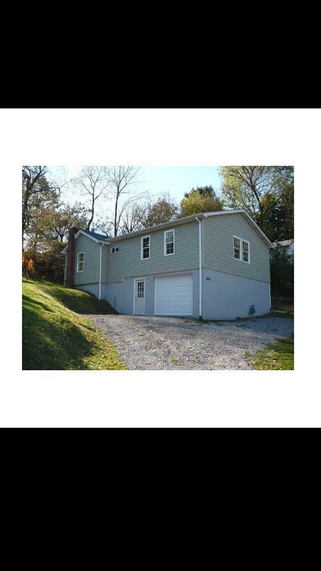 1642 Saxonburg Blvd photo 1