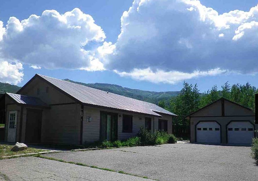 1st image of 1400 Skyview Ln