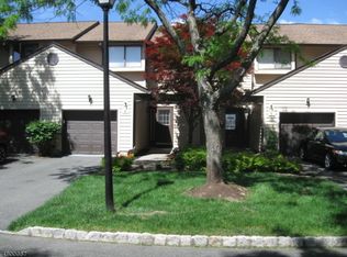 4 Cardinal Ln #C004, Newton, NJ 07860