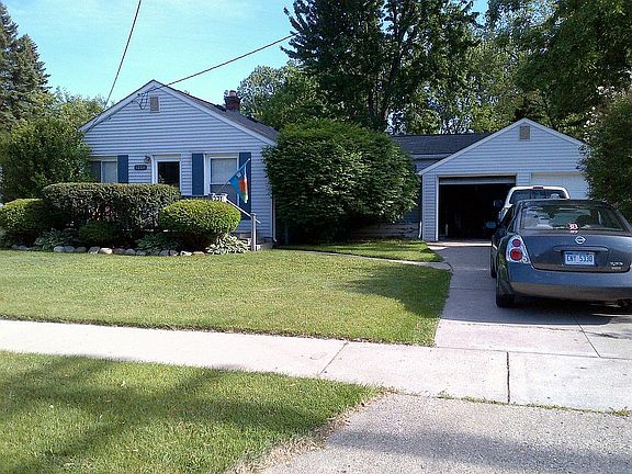2nd image of 1204 Genesee Dr