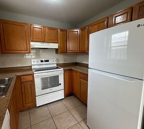 2nd image of 611 S East Coast Ave #2