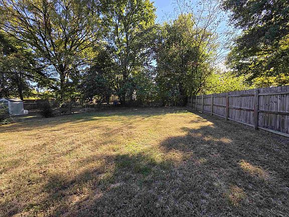 5th image of 3413 Plum Rd