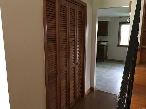 4th image of 406 Branchwood Dr