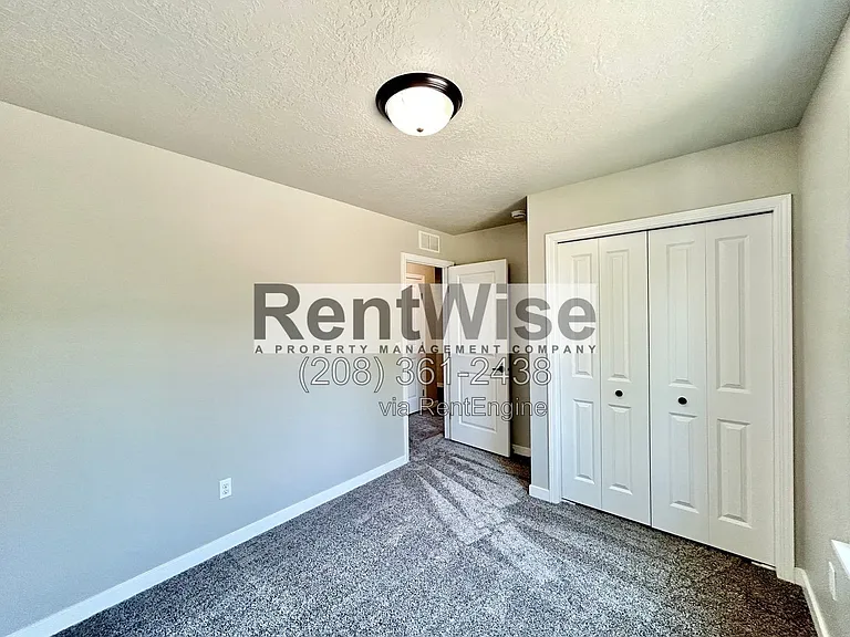 1897 N Justin Ave — Photo 18