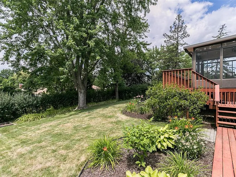 6913 Larkwood Dr NE — Photo 14