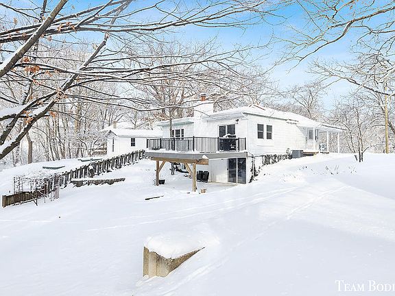 3rd image of 1804 Kreft St NE