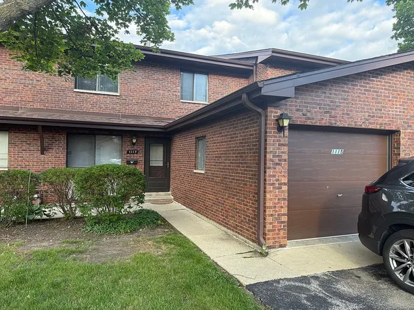 1115 Hunters Ln, Lake Zurich, IL 60047