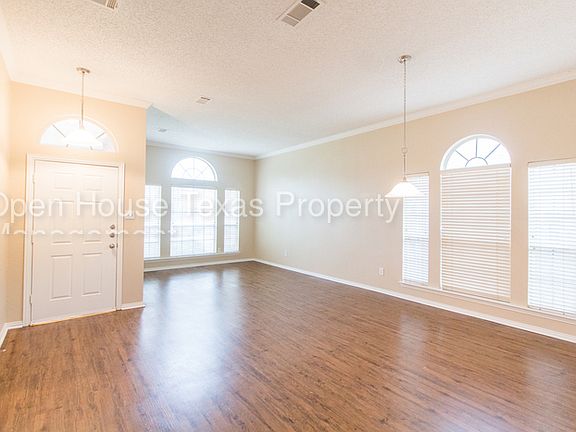 2nd image of 1721 Brook Ln