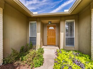 725 Via Avenida, Mesquite, TX