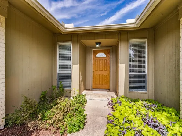 725 Via Avenida, Mesquite, TX 75150