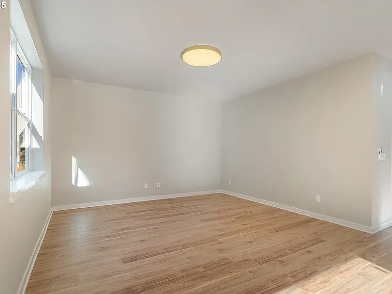 317 S Neptune St — Photo 13