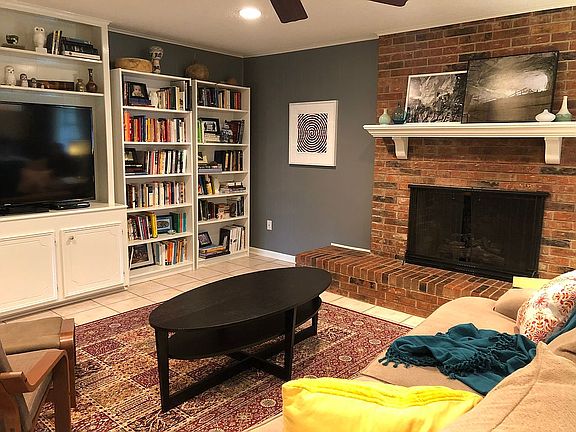 3rd image of 1109 Northwood Cir
