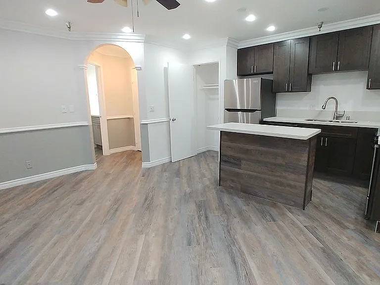 Five Star Suites — Photo 51