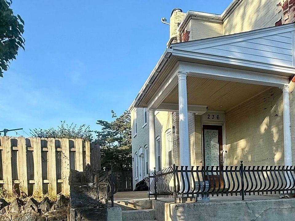 1st image of 236 Laurel St