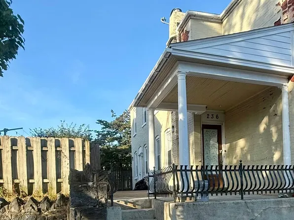 236 Laurel St, Lancaster, PA 17603