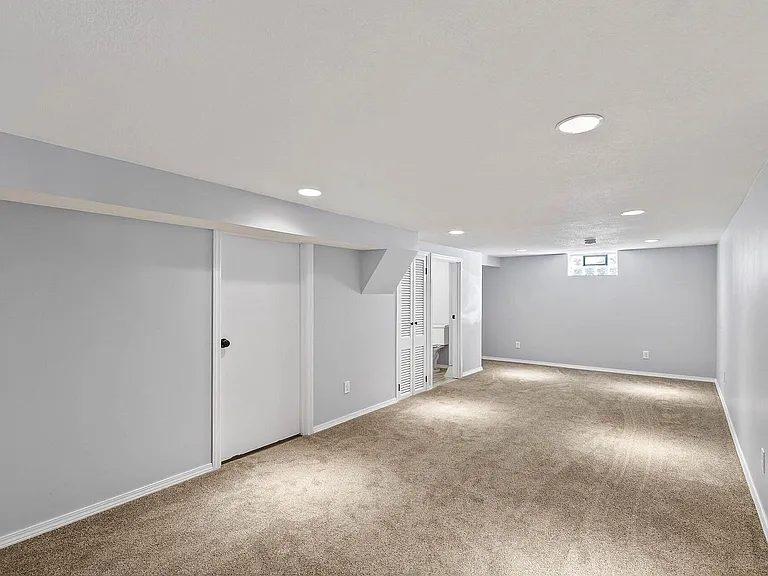 2199 Oakwood Dr — Photo 23