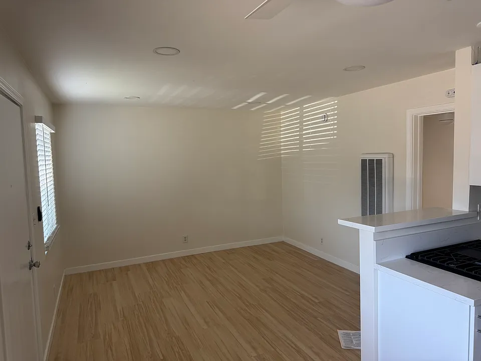 303 Seal Beach Blvd #4