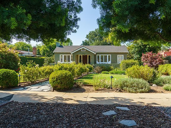 2nd image of 1296 E Calaveras St