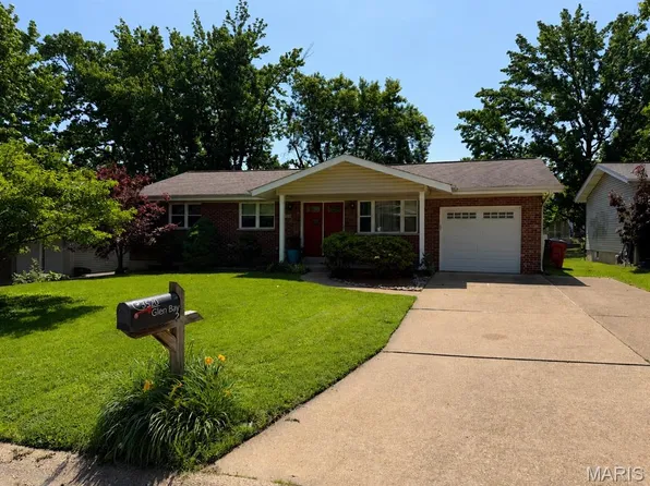 3520 Glen Bay Dr, Saint Louis, MO 63125