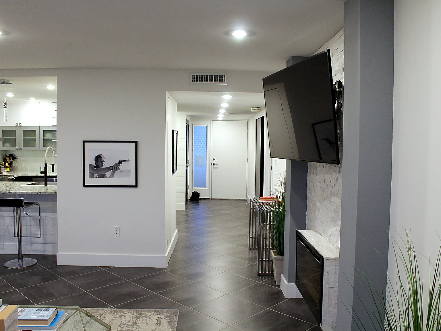 2 bed, 1603 sqft, $4,000 — Photo 4