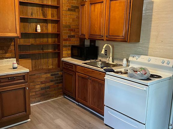 5th image of 603 Dawn Dr #D