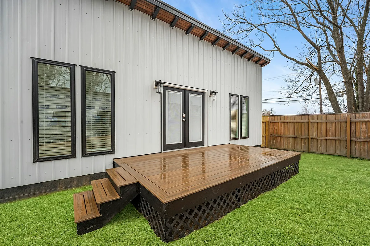 Building Photo - 1014 9th Ave #3