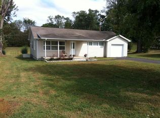 143 Dossett Ln, Jacksboro, TN 37757