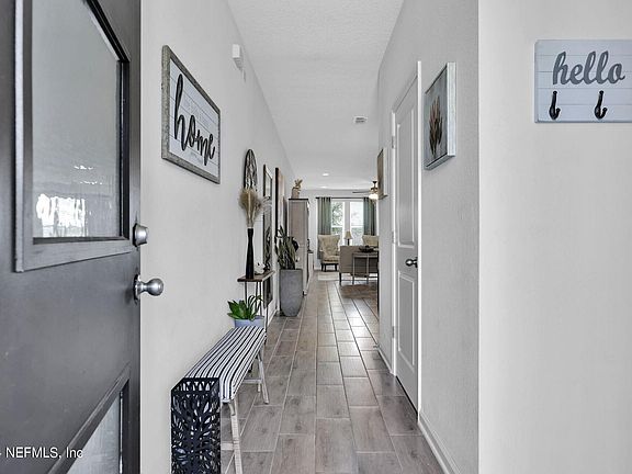 5th image of 11211 MINNETTA Court