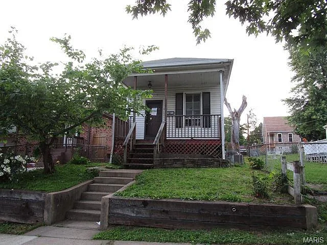 5911 Pennsylvania Ave photo 1