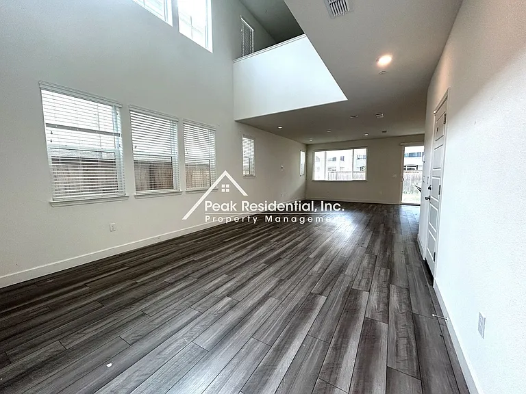 5725 Harveston Way — Photo 7