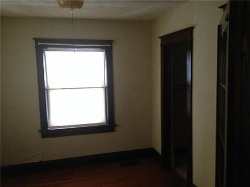 3rd image of 135 Bellaire Ave