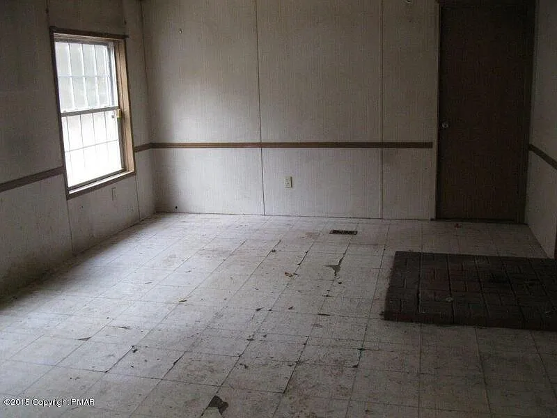 728 Dotters Corner Rd photo 1