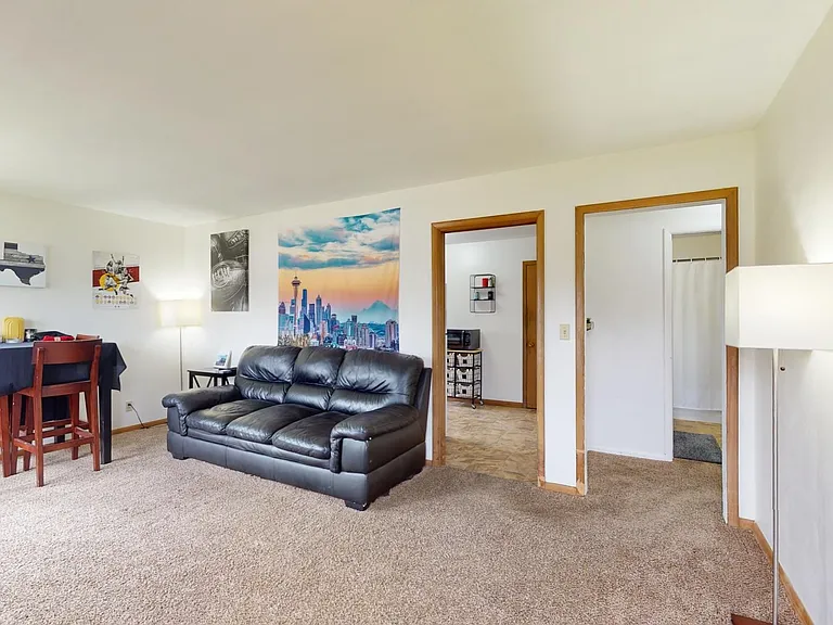 2109 Barr Dr — Photo 3