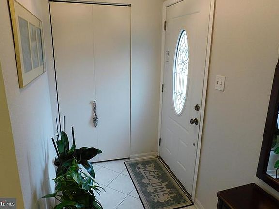 5th image of 5837 Burke Manor Ct