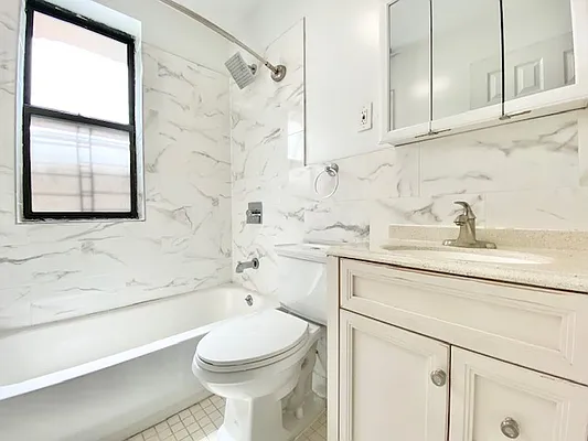 Rented by Bohemia Realty Group | media 8