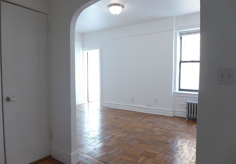 1st image of 4791 Broadway APT 3L