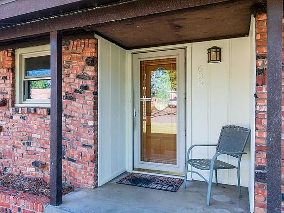 3rd image of 600 Norwood Dr