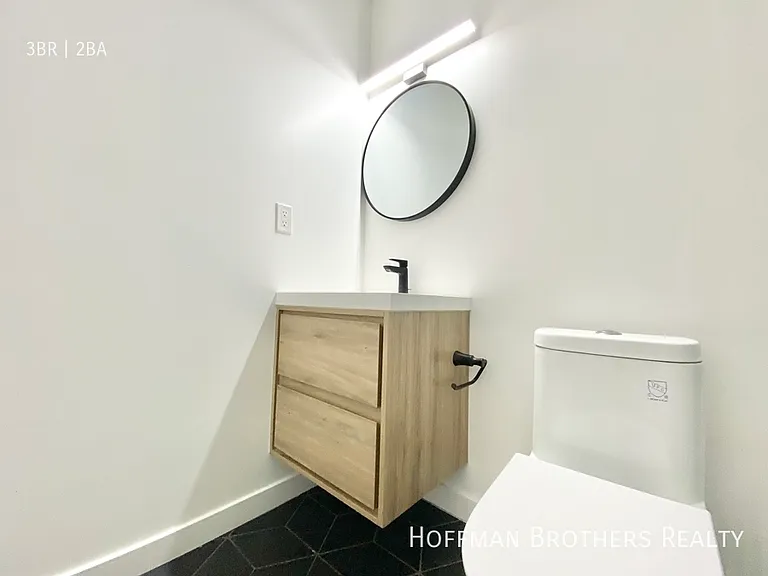 233 Rosemont Ave #8 — Photo 8