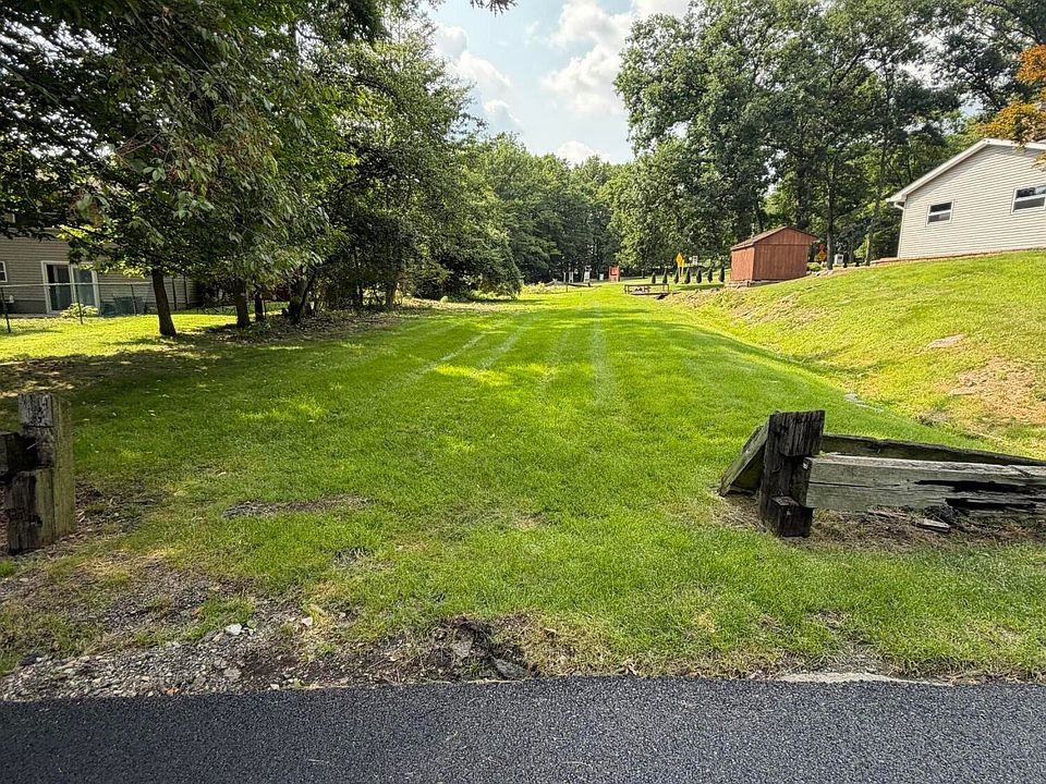2nd image of Fourteenth Street & Mauch Chunk Ln