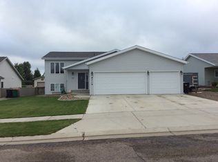 4719 Hitchcock Dr, Bismarck, ND 58503
