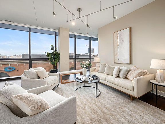 2nd image of 250 Spring St APT 724