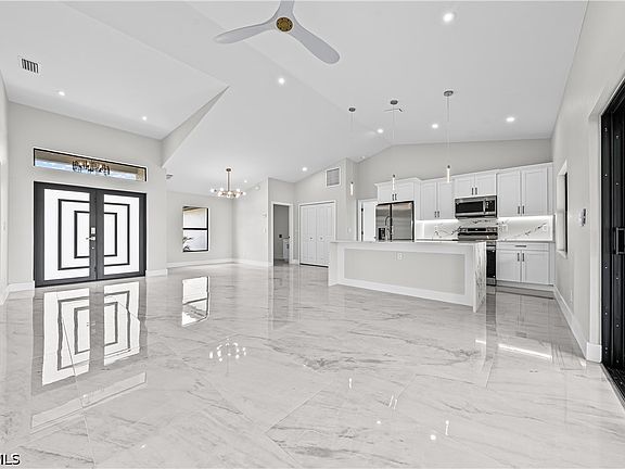 3rd image of 14140 Chancellor St