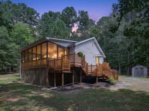 3308 Hawk Ridge Rd, Chapel Hill, NC 27516