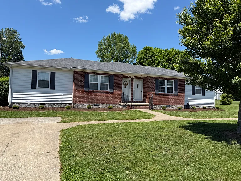 43 Tyler Dr #A — Photo 1