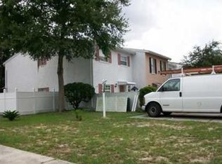9853 N 52nd St, Tampa, FL 33617