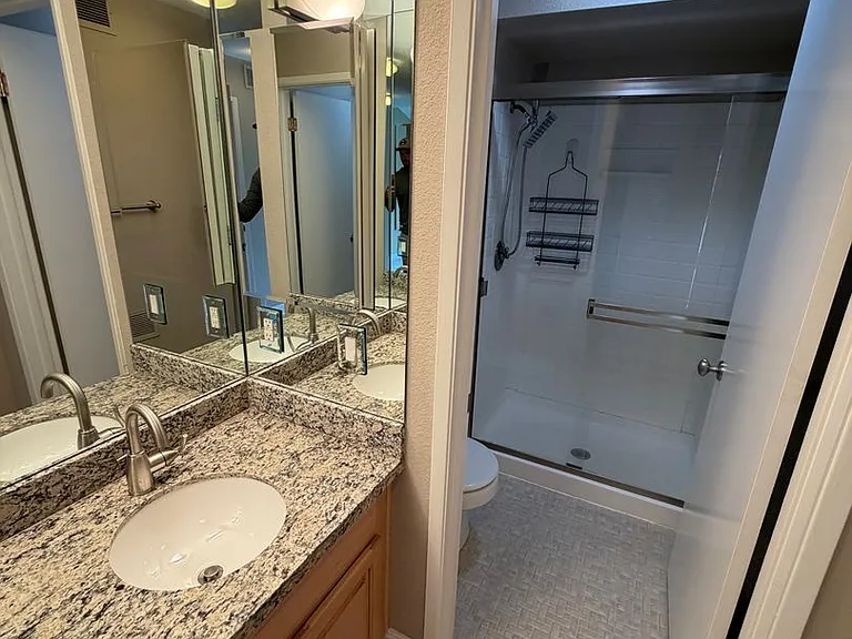 2560 Oak Rd #321 — Photo 13