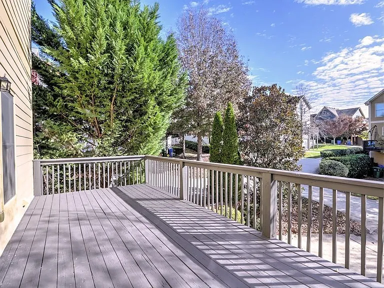 975 Odessa Dr NW — Photo 38
