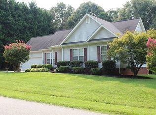 2 Raynes Ct, Taylors, SC 29687